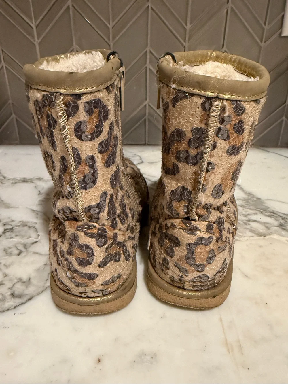 $11 ADD ON Nordstrom Rack boots girls 10c c10‎ Ugg animal print